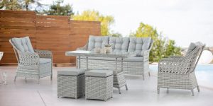 Set mobilier exterior Pietra din ratan sintetic gri cu perne confortabile.